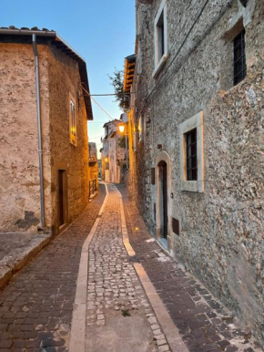 La casa di mezzo, Calascio